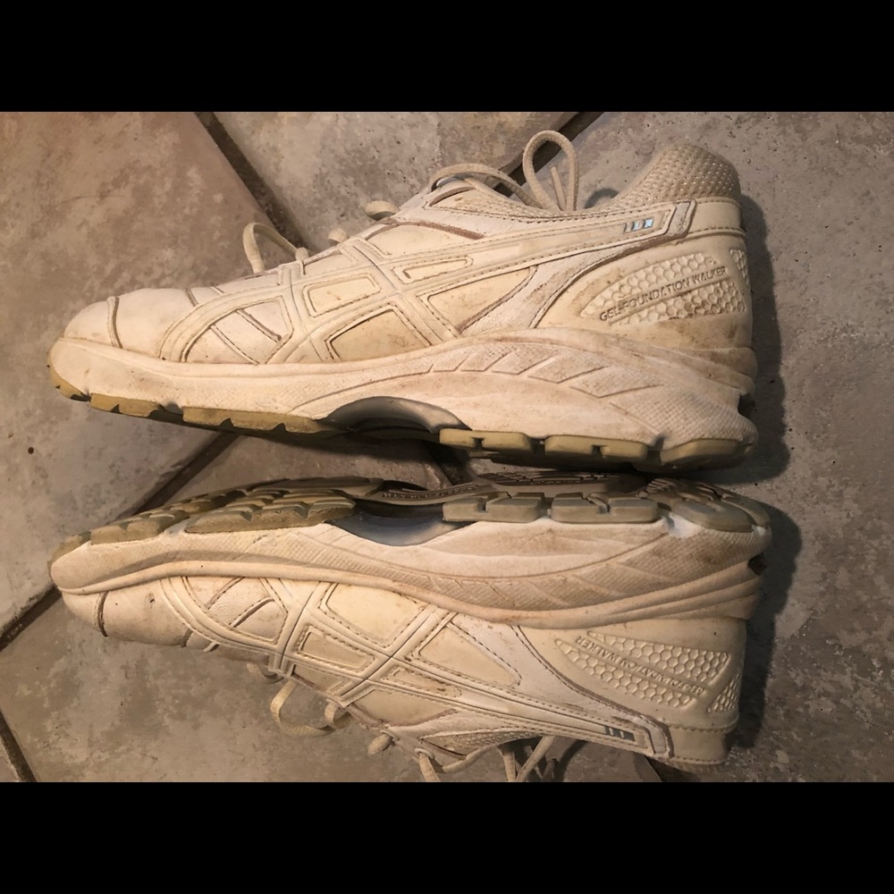 Worn 10 times. Easy to clean.